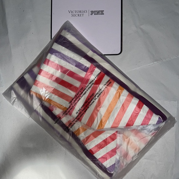 VICTORIA'S SECRET Weekender Tote Bag - Picture 5 of 7